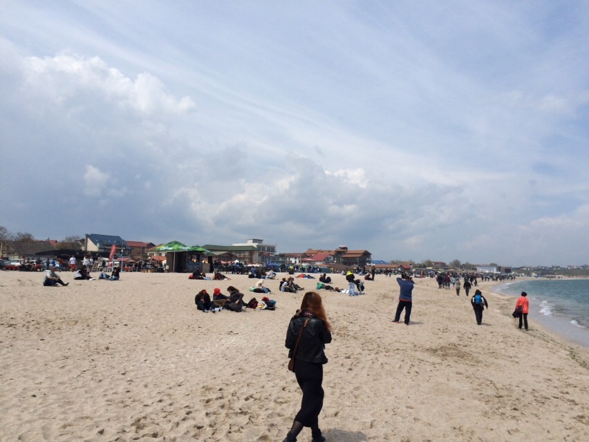 Chiar daca vreme anu tine cu ei, Vama este plina de turisti