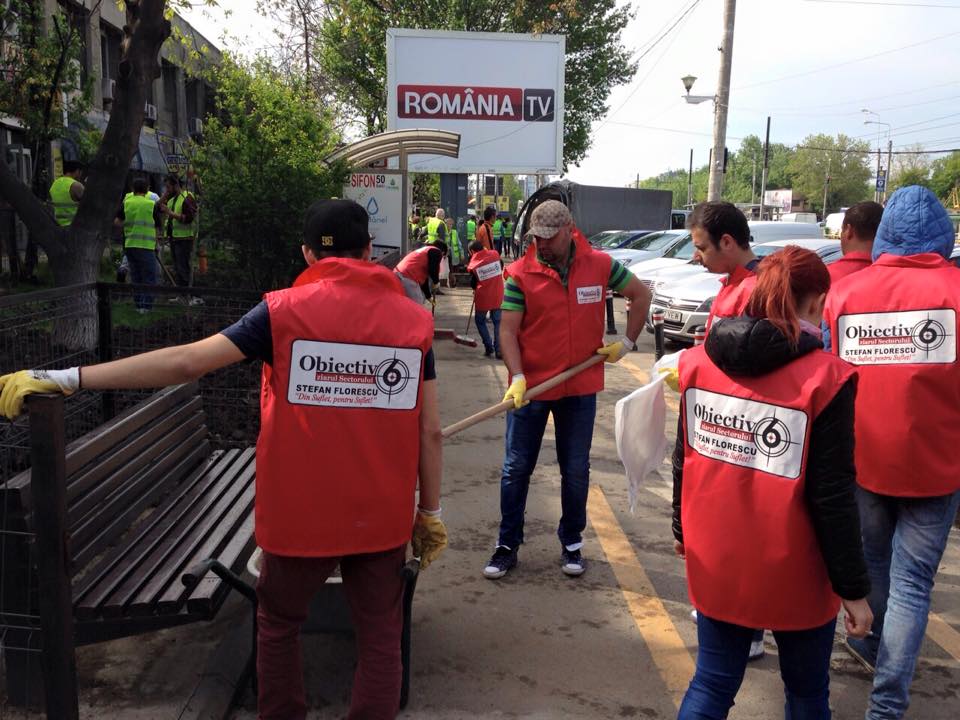 Voluntarii au facut curat in sectorul 6