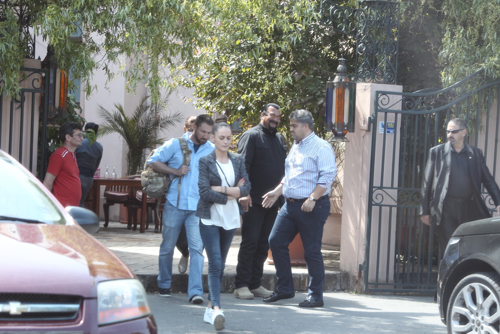 Actorul cauta sa angajeze un roman