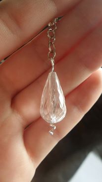 Tanara isi face singura marfa acasa