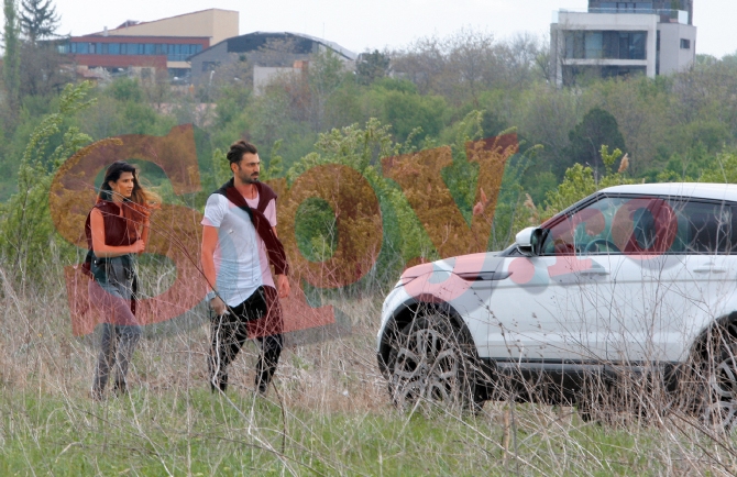 Ropotan si Raluca Ogica au masurat la pas un teren viran