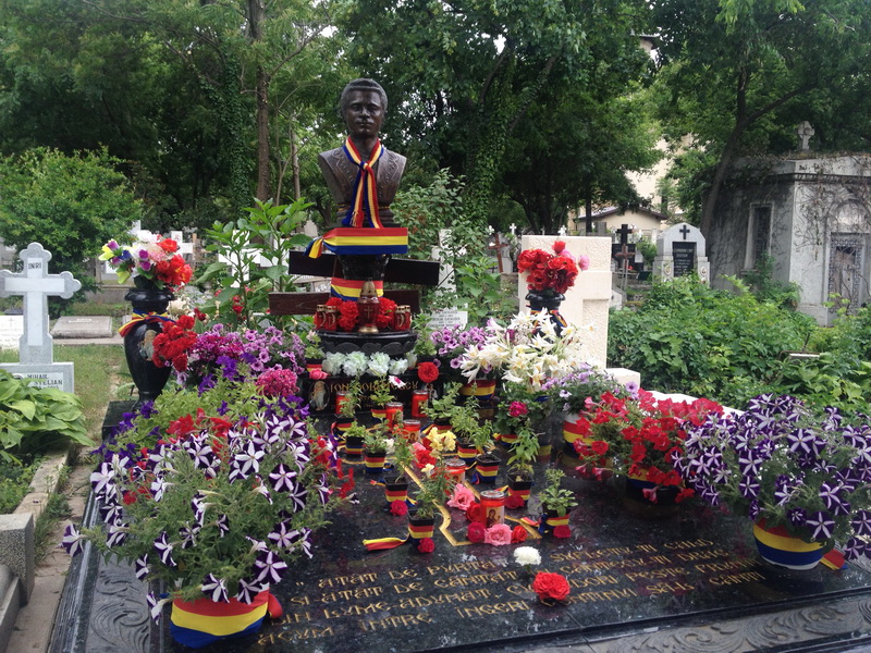 Mormantul a fost aranjat de Ionut pana in ultimuld etaliu