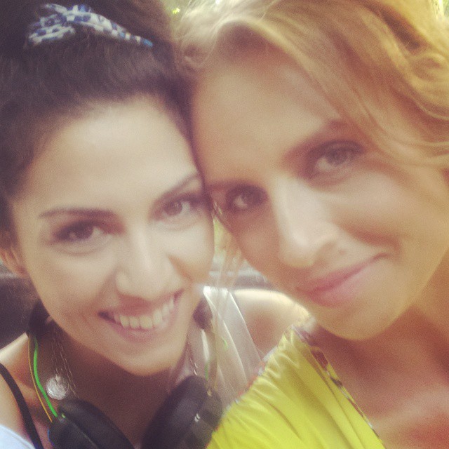 Adina Halas alaturi de actrita Doinita Oancea