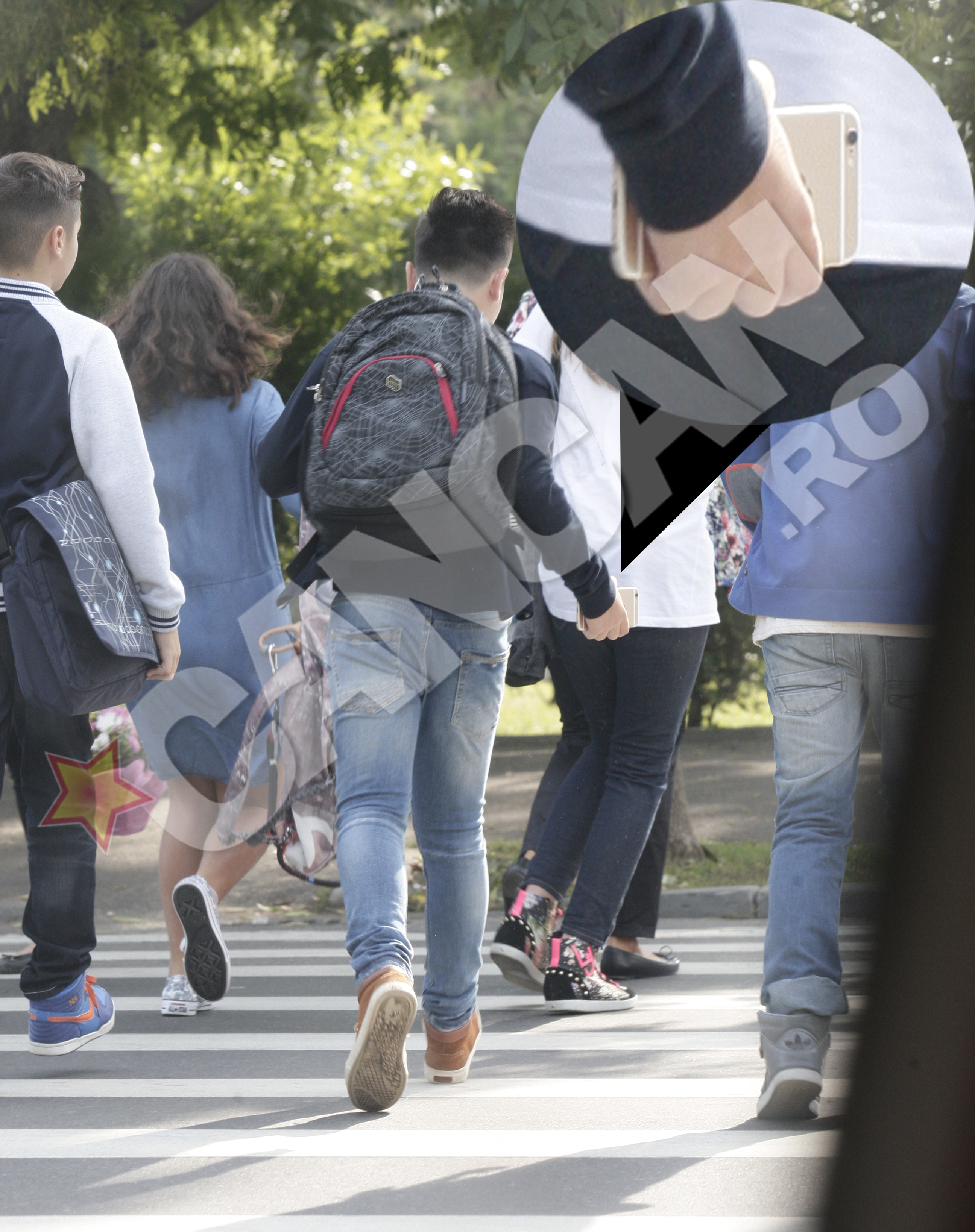 Un tanar a intrat la ore cu un telefon de peste 3000 de lei