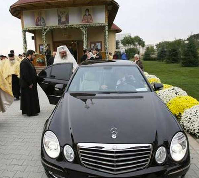 In trecut, Patriarhul Daniel circula cu masini de lux