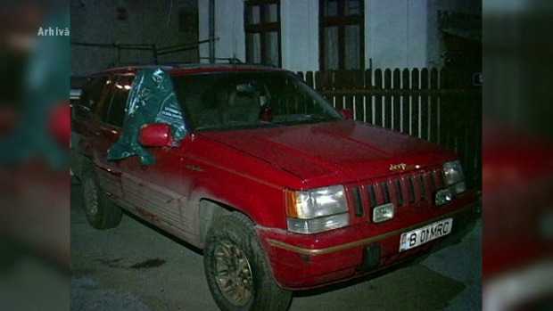 În acest autoturism a fost ciuruit afaceristul Mihai Ionescu