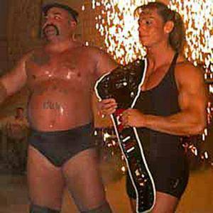 Bărbatul a fost luptător de wrestling