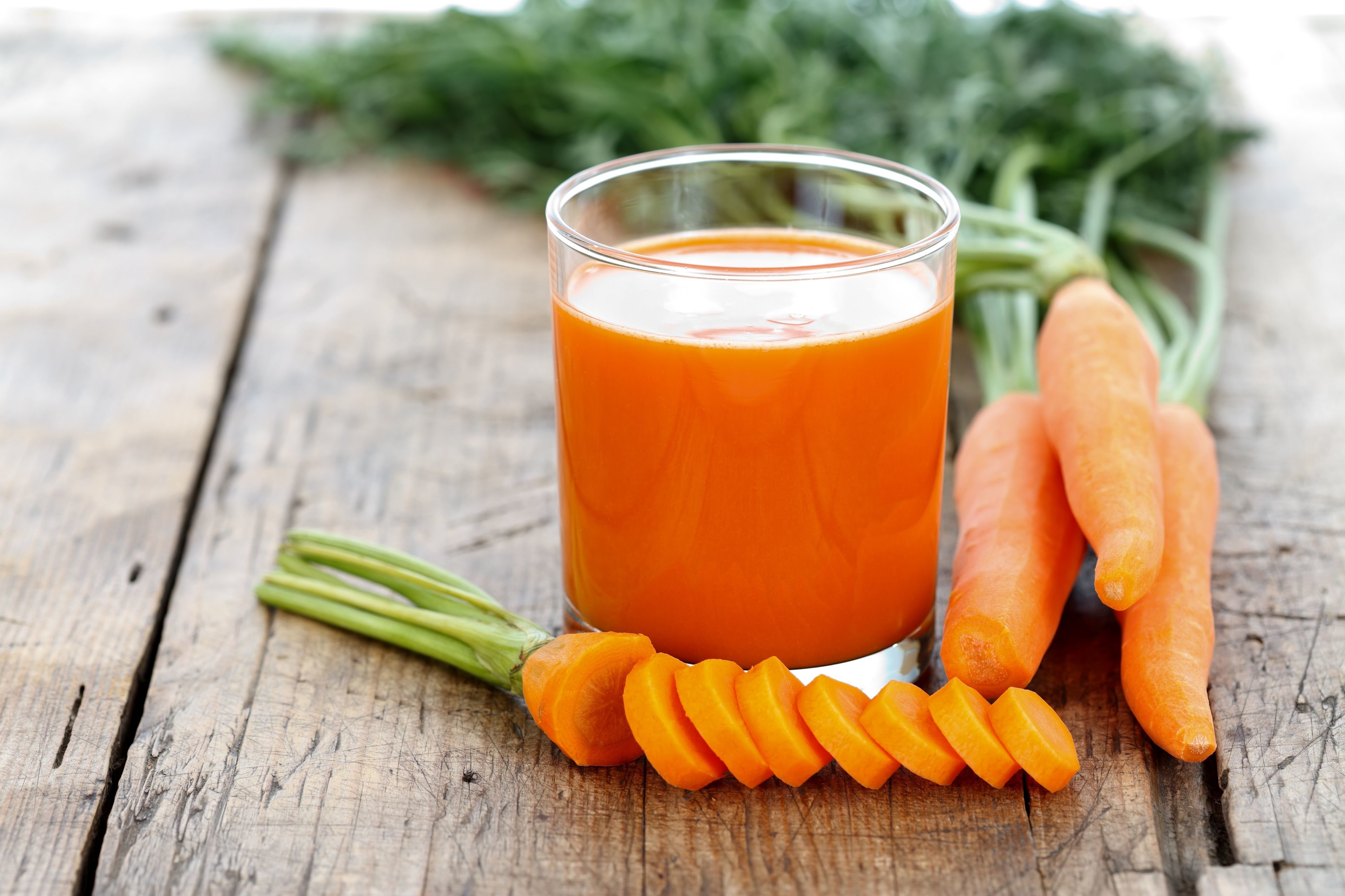 Băutură detoxifiantă pe bază de morcovi