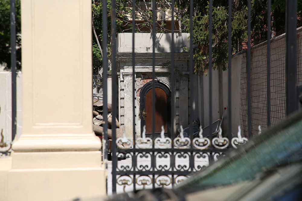 Tunelul secret din palatul lui Gigi Becali