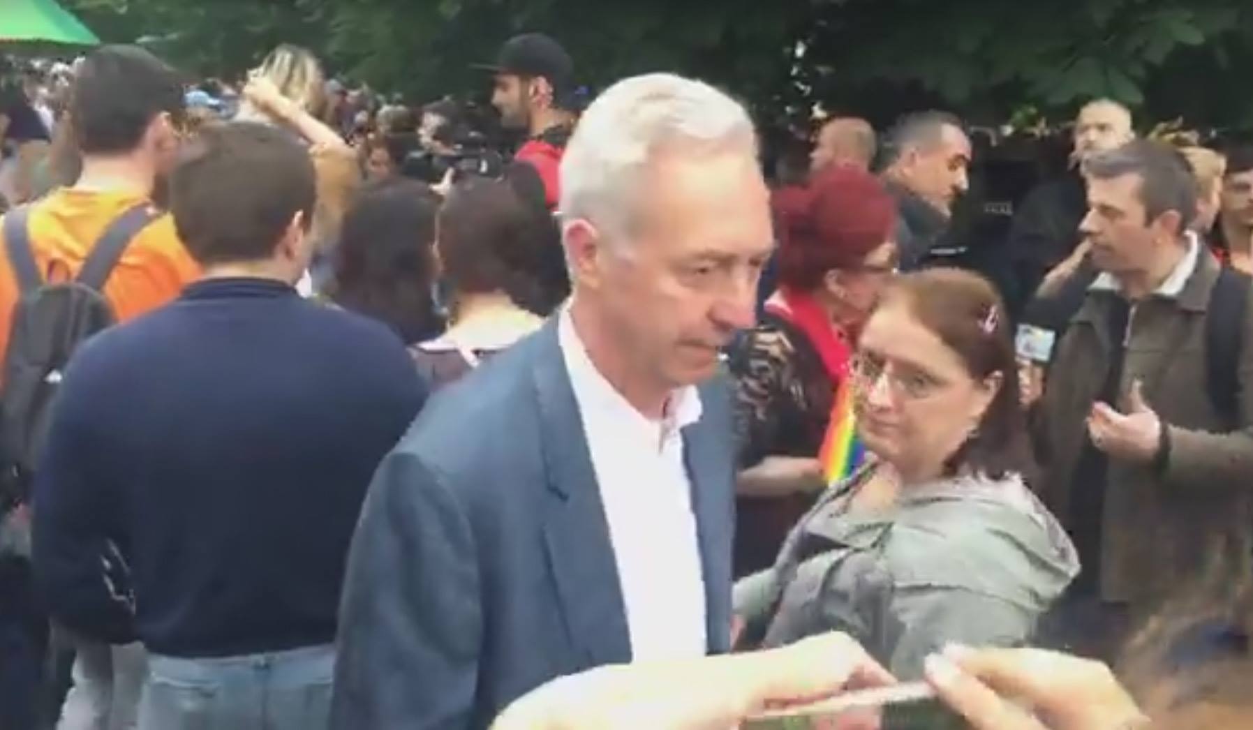 Hans Klemm, ambasadorul SUA în România, a venit la Marşul Diversităţii