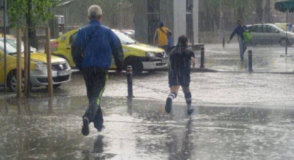 Chiar dacă a plouat torenţial, Bucureştiul nu a fost inundat