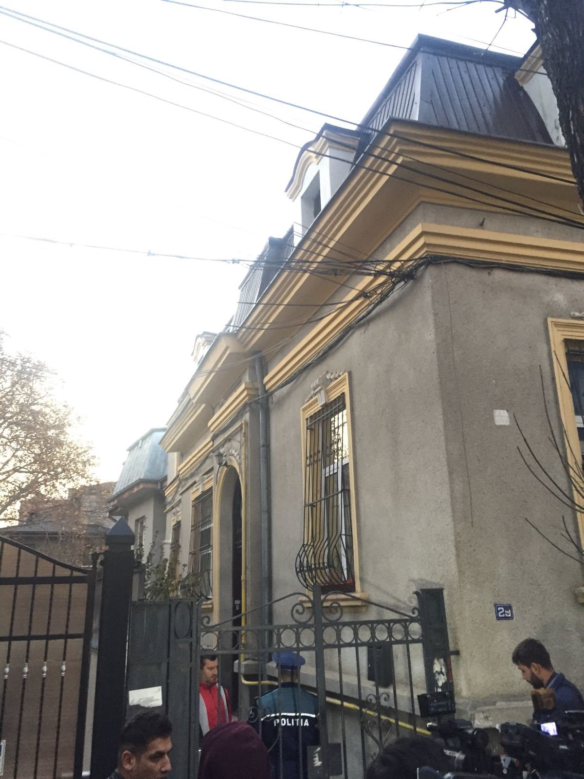 Poliţia a venit la domiciliul Stelei Popescu