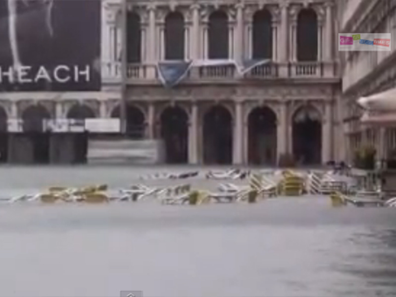 Romantica Veneţie se scufundă, dar oamenii se comportă normal! Imagini incredibile cu turiştii aflaţi în vacanţă în aceste momente