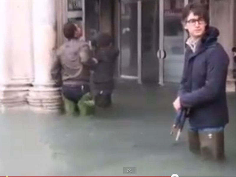 Romantica Veneţie se scufundă, dar oamenii se comportă normal! Imagini incredibile cu turiştii aflaţi în vacanţă în aceste momente