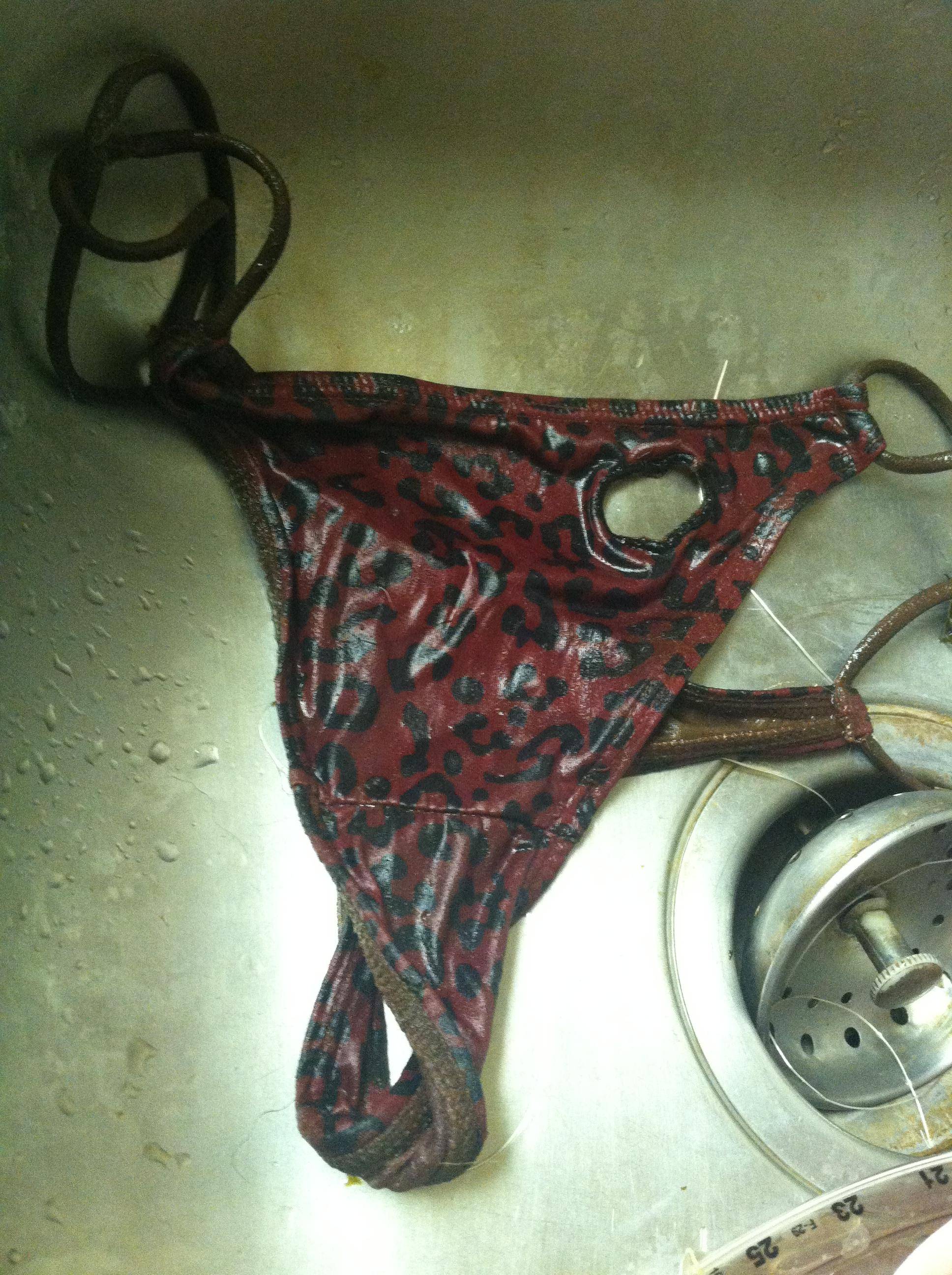 Minciuna are picioare scurte! Ce au găsit medicii în stomacul câinelui sau, l-a dus la un pas de divorţ!