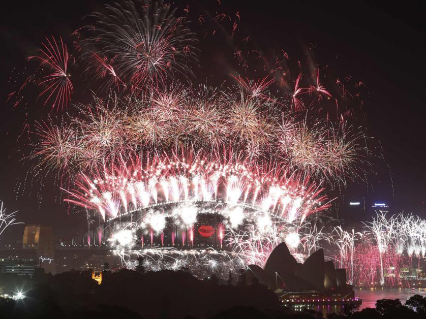 2013 e aici! Sydney este cel mai important oraş din lume care a celebrat deja sosirea Anului Nou! Ce show minunat de artificii!