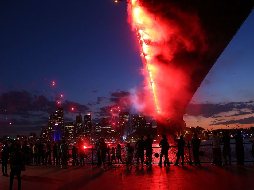 2013 e aici! Sydney este cel mai important oraş din lume care a celebrat deja sosirea Anului Nou! Ce show minunat de artificii!
