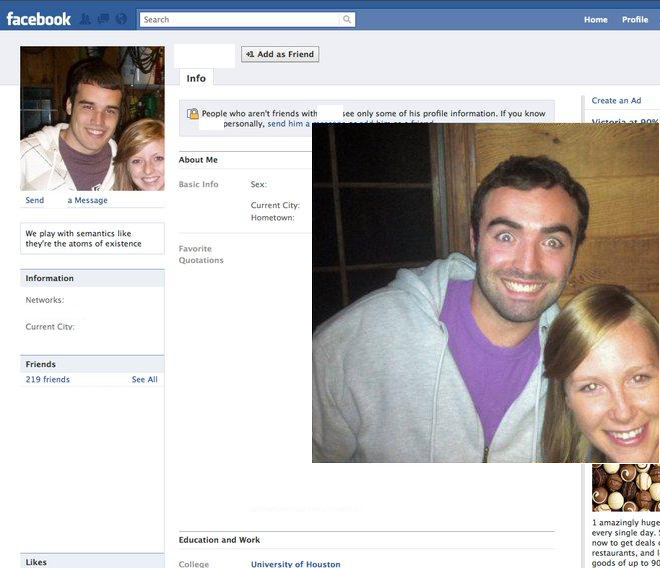 Ai să mori de râs! Un băiat s-a îmbrăcat fix ca unii utilizatori de pe Facebook şi apoi le-a cerut prietenia!