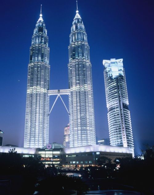 Turnurile gemene Petronas din Kuala Lumpur