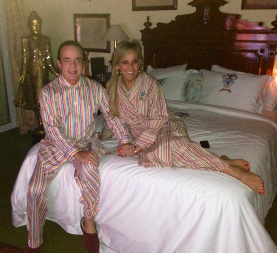 Chiquinho si iubita lui au pana si pijamale identice