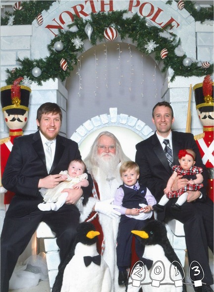 baieti langa mos craciun