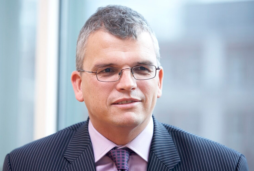 Timothy Ash, şeful departamentului de cercetare a pieţelor emergente al Standard Bank,