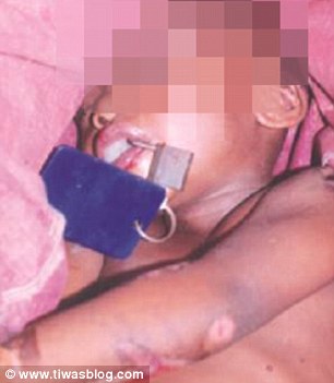 Asa arata copilul cand mama s-a a ajuns acasa