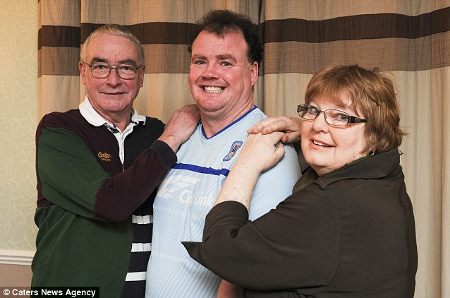 El este unul dintre baietii de care a avut grija