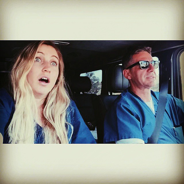 Alexander Marmureanu alaturi de fiica sa, Alex, in mijlocul cursei