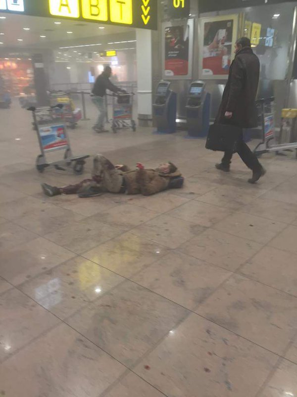 Mau multe persoane au murit în urma exploziilor din aeroportul din Belgia.