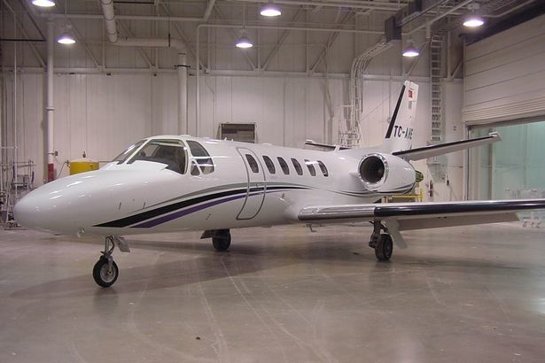 Citation Bravo, avionul privat care va face cursele, este un Bombardier Challenger şi va zbura pe distanţe de până la 2.400 km.