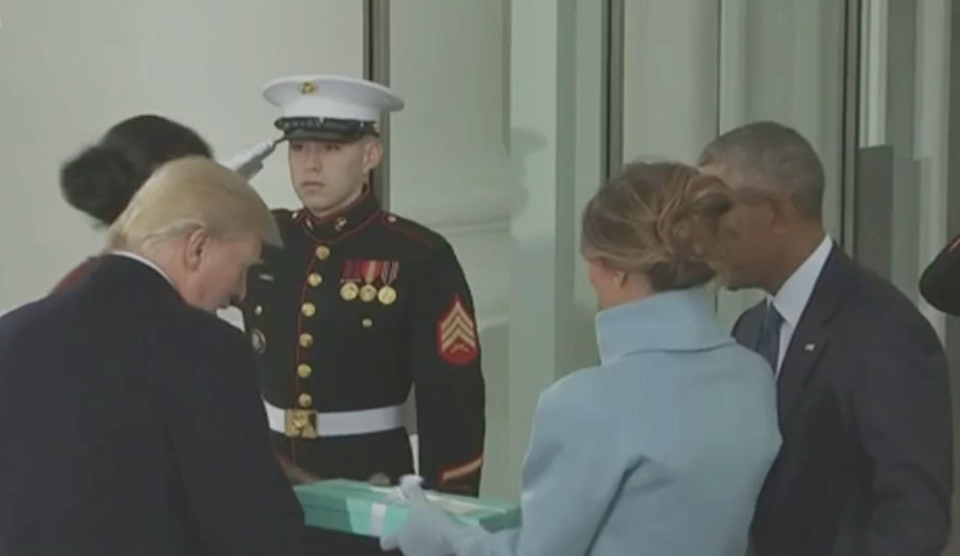 Cele două cupluri au discutat timp de câteva minute, conform protocolului.