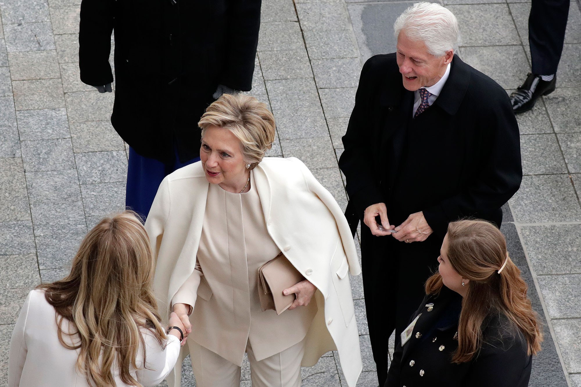 Deşi a fost prezentă la ceremonie, Hillary Clinton nu a dorit să facă vreun comentariu pentru presă.