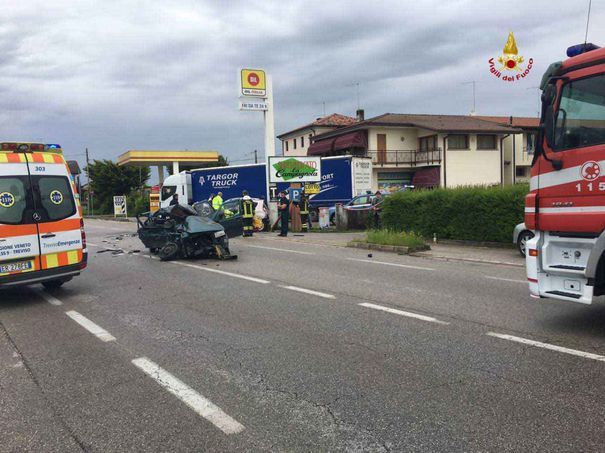Accidentul rutier s-a petrecut în nord-vestul Italiei (sursă foto: oggitreviso.it)