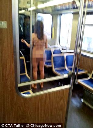 femeie goala in tren