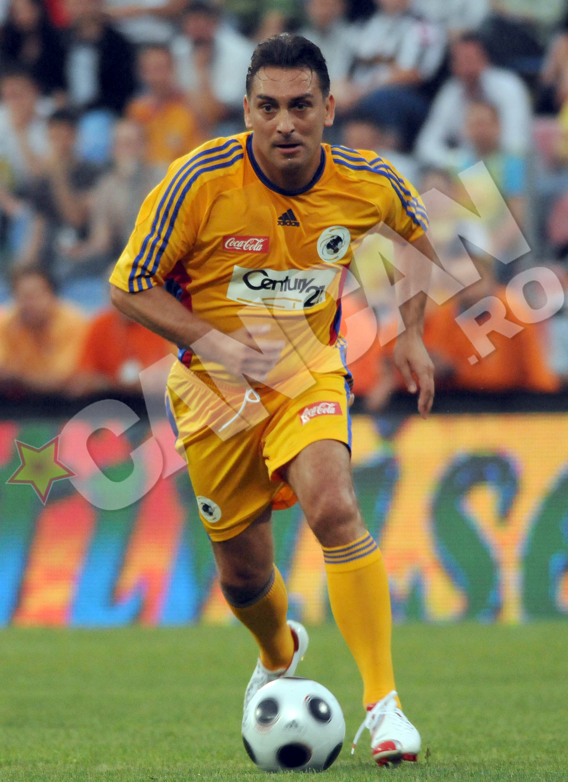 Ilie Dumitrescu s-a amuzat cand a aflat ca Mihaita sustine ca ar fi baiatul sau