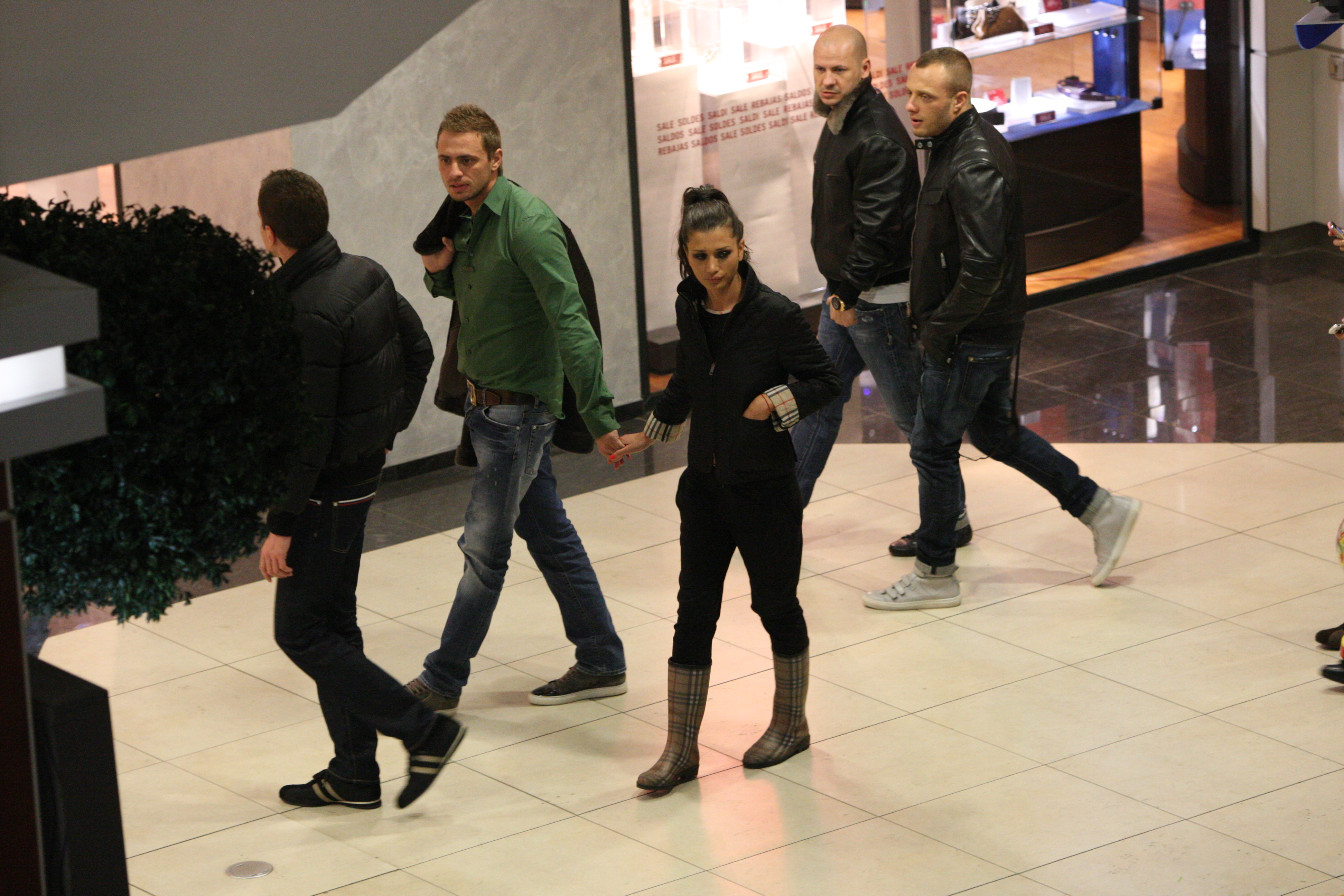 Dupa Hrebenciuc, Elena s-a indragostit de un tanar necunoscut, supranumit 