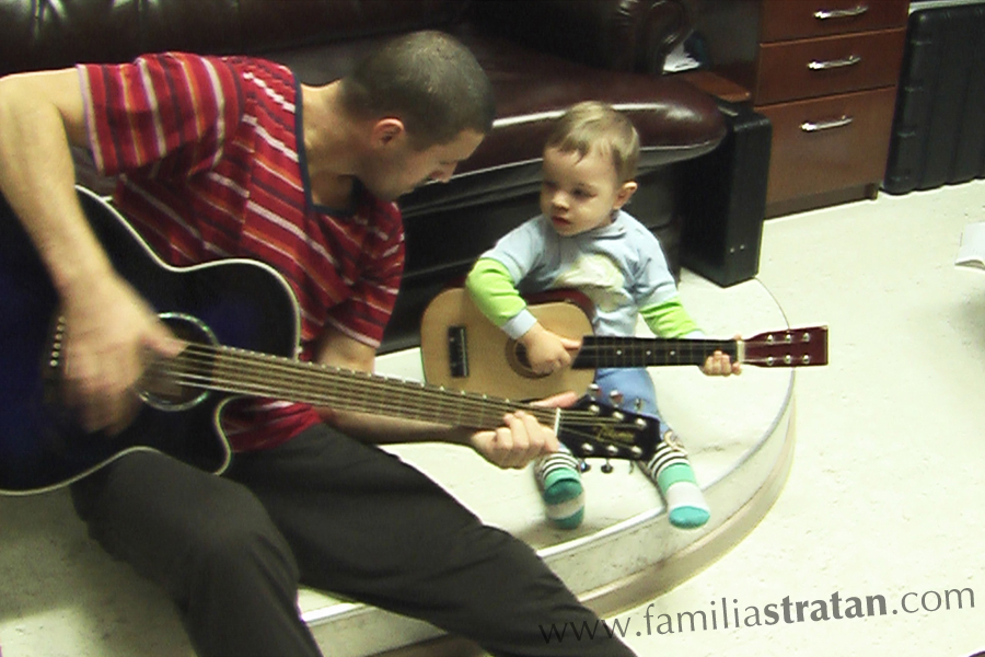 Fratelke Cleopatrei, Cezar, este si el extrem de talentat si cu siguranta va deveni si el un artist