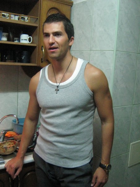 Andrei Tecau este fratele mai mare a lui Horia