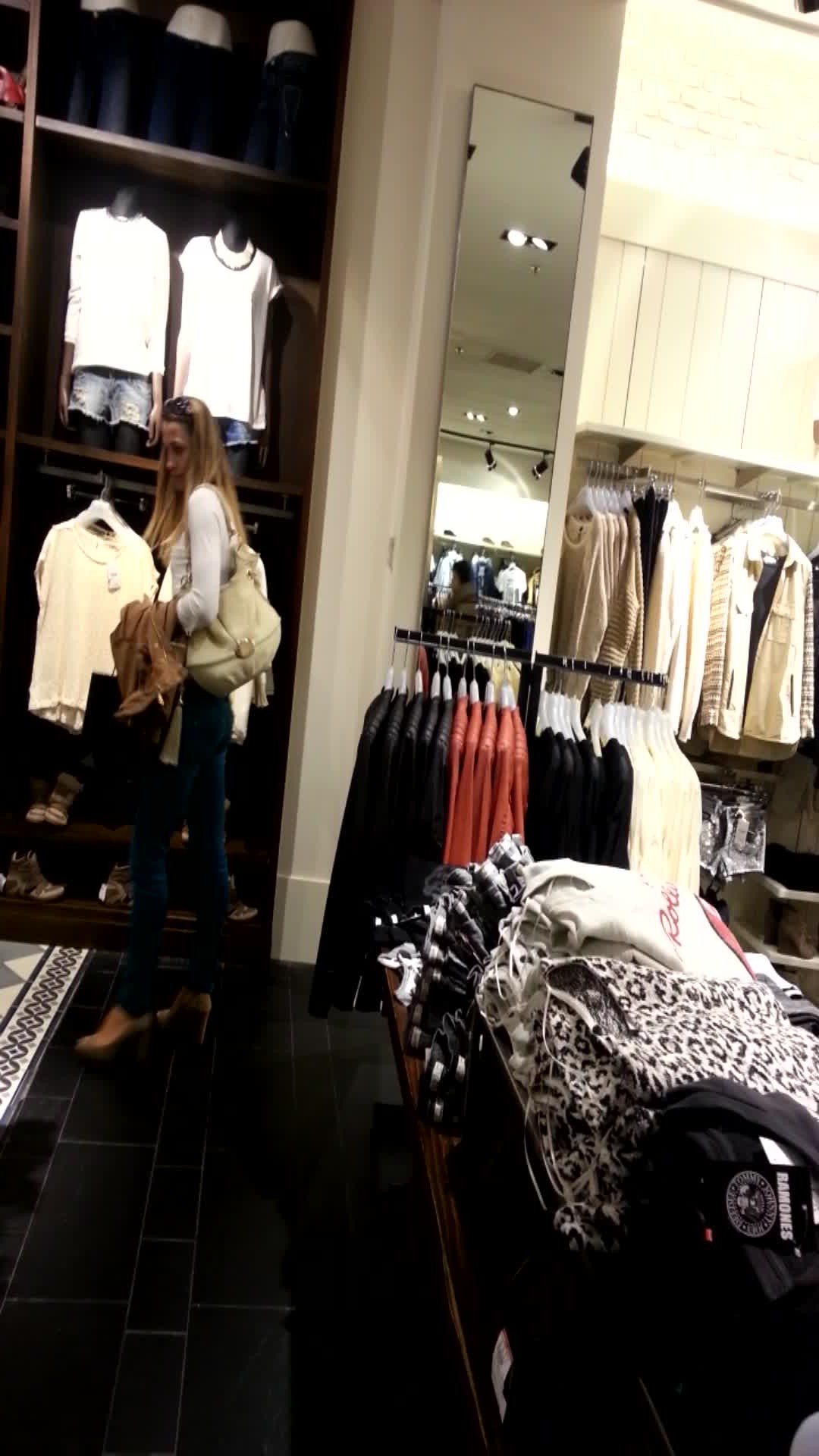 Potec se decide greu asupra tinutelor