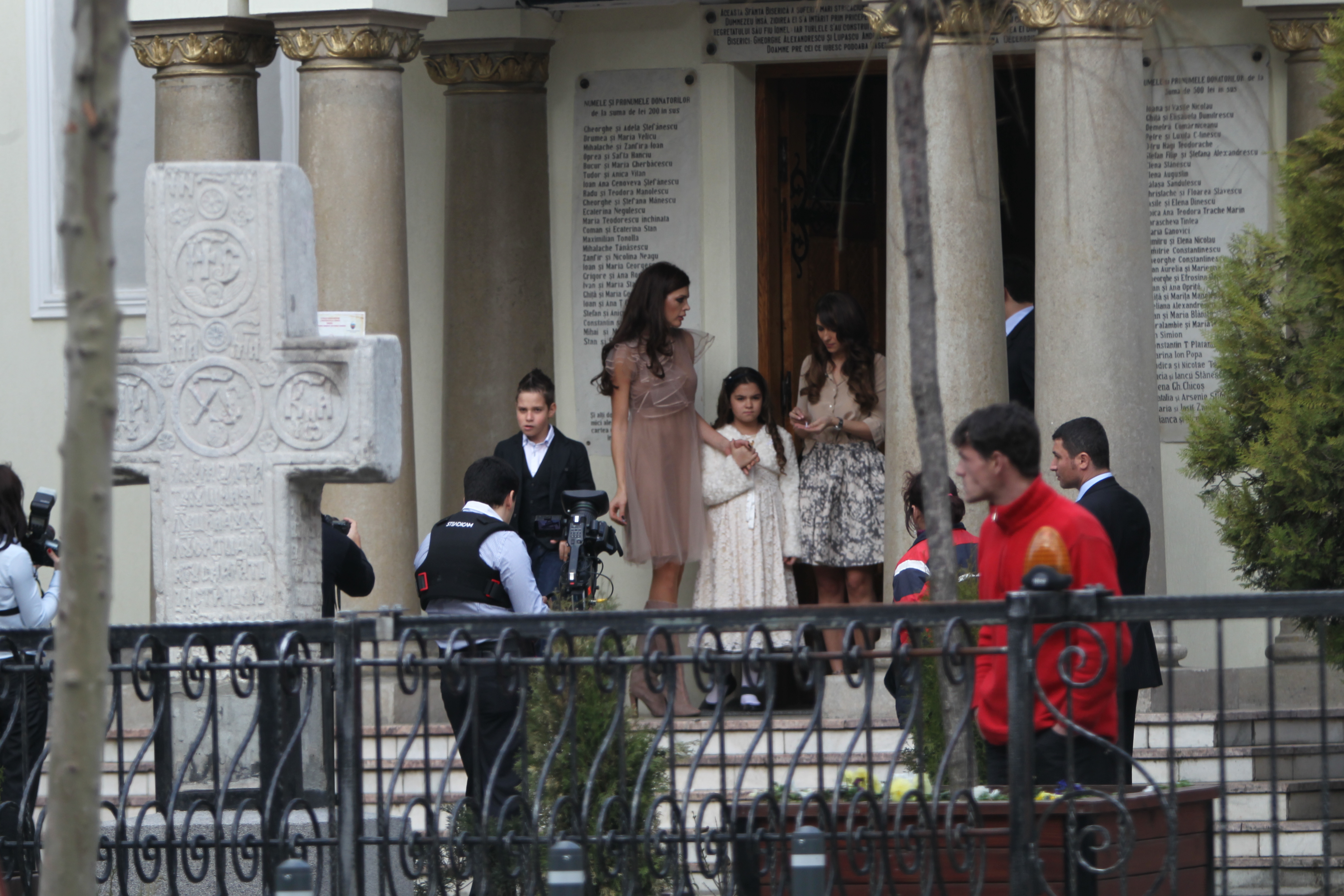 Alina s-a atasat enorm de fiica sotului sau din prima casnicie