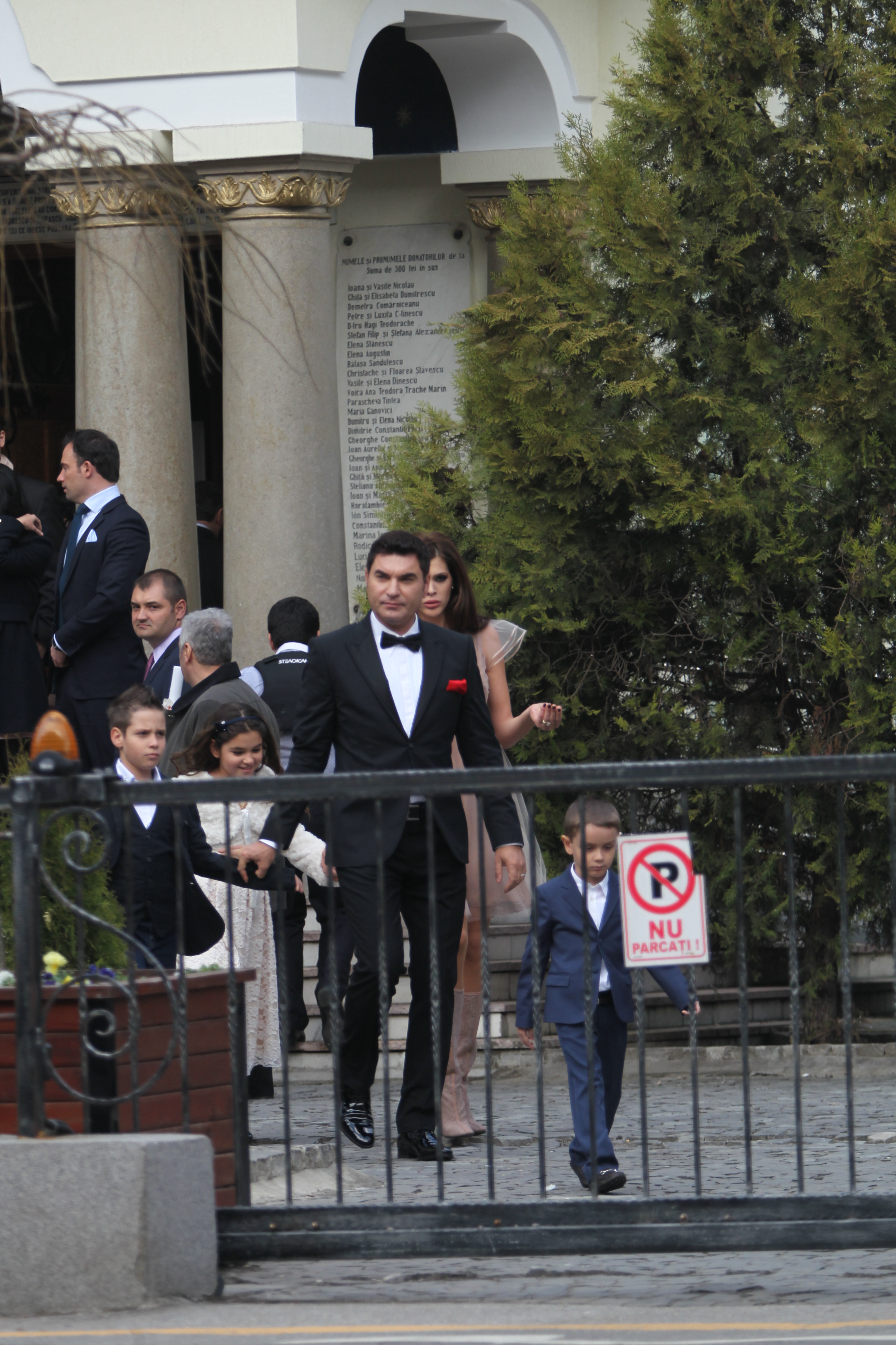 Alina se poarta ca o adevarata mana cu copiii lui Cristi Borcea din prima casnicie, iar cei patru formeaza tabloul unei familii perfecte