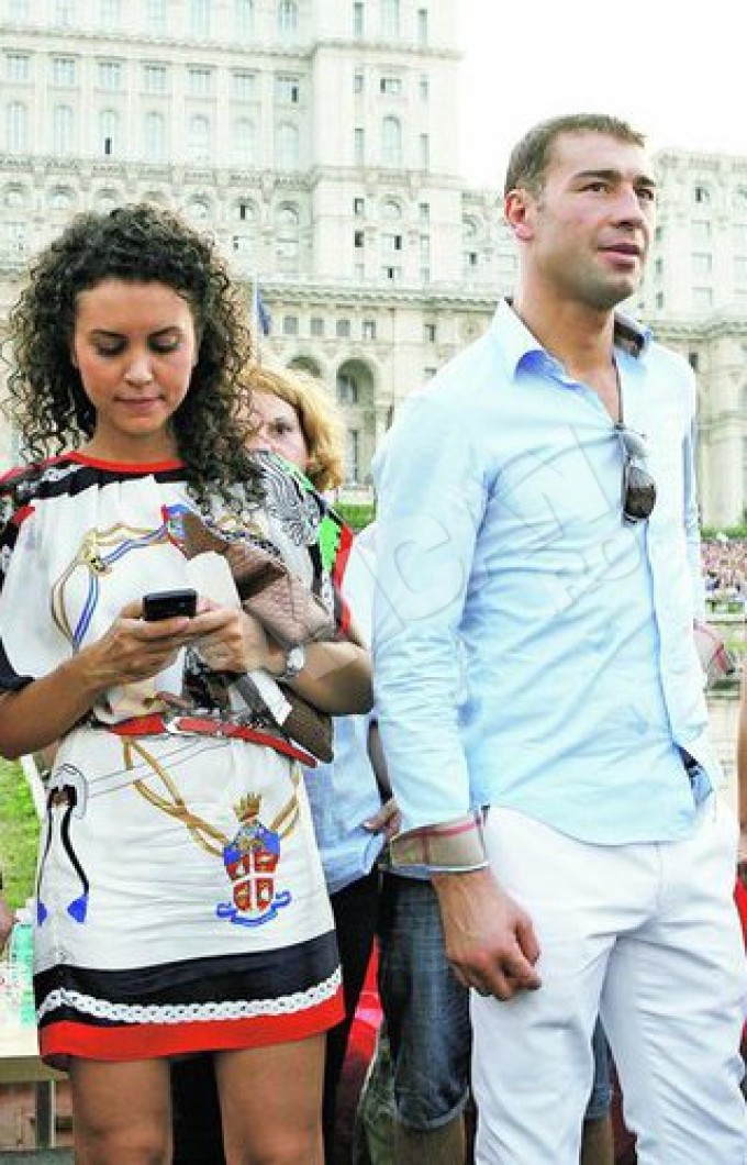 Lucian si Elena formeaza un cuplu de mai bine de opt ani si se vor casatori in luna iunie