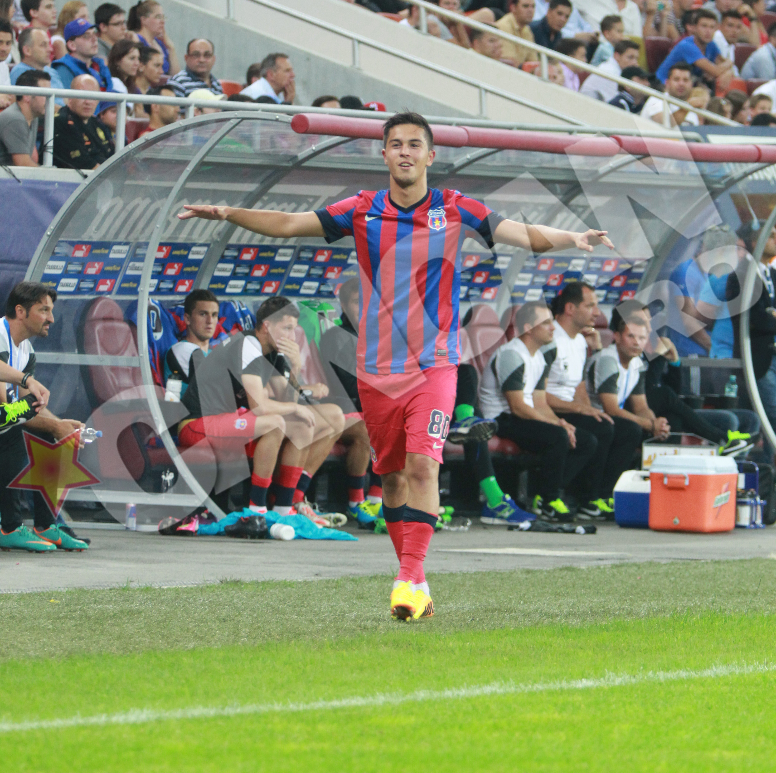 Gabi Ianci, noua achizitie a stelistilor si-a urmarit colegii din tribuna