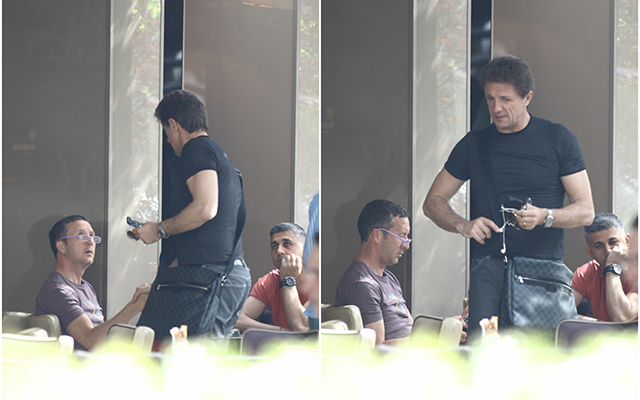 Cei doi prieteni se salută, dar par cu gândul în altă parte. Sursele susţin că Meme ar discuta cu Gică despre venirea acestuia la FCSB.