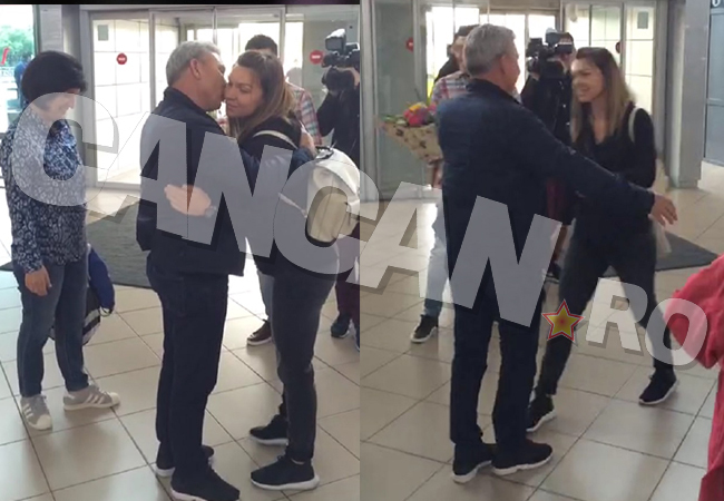 Părinţii Simonei Halep au aşteptat-o cu flori la aeroport.