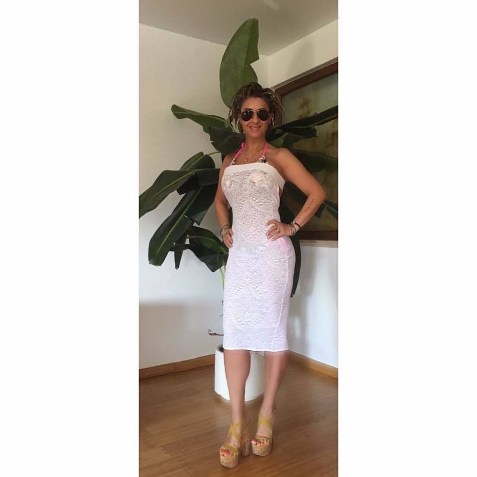 Anamaria Prodan şi-a făcut apariţia într-o rochie transparentă