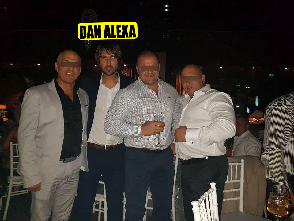 Antrenorul Dan Alexa, singurul ”cu plete” din cadru