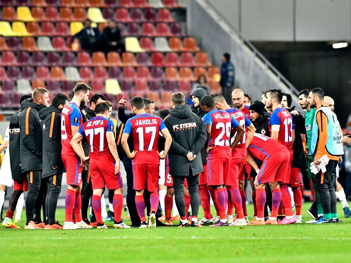 Pe gecile ;i treningurile echipei lui Becali scrie FC Steaua