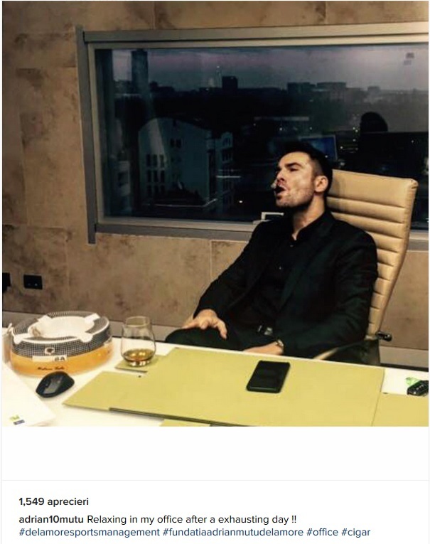 Adrian Mutu, la birou după o zi obositoare de muncă
